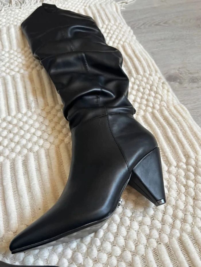 Bottes noires à talons taille 36 - photo numéro 3