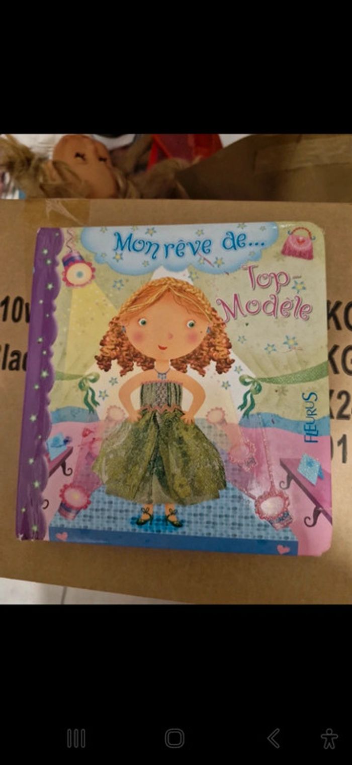 Livre cartonné. Mon rêve de top modèle
