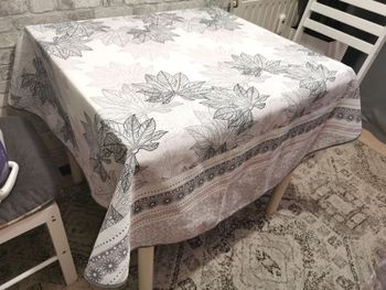 Nappe anti-tache ronde