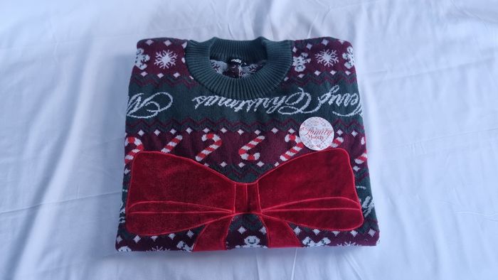 Pull de Noël Moche Tressé Nœud Velours Rouge et Vert - "Merry Christmas"