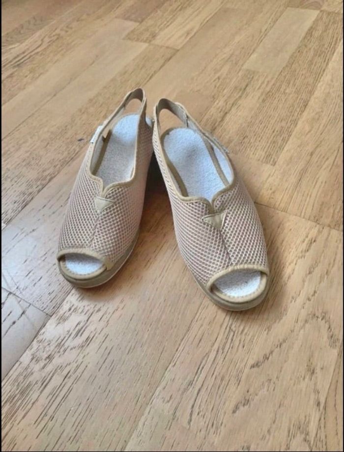 Chaussures confort taille 38 neuves