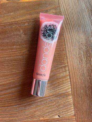 Gloss dandelion benefit cosmetics