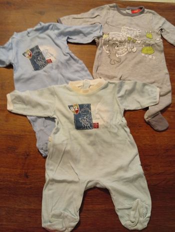 Lot de 3 pyjamas taille 3 mois