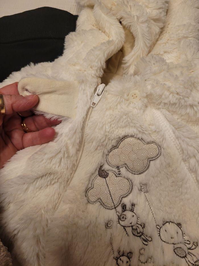 Vends lot habilles hiver fille 3mois - photo numéro 3