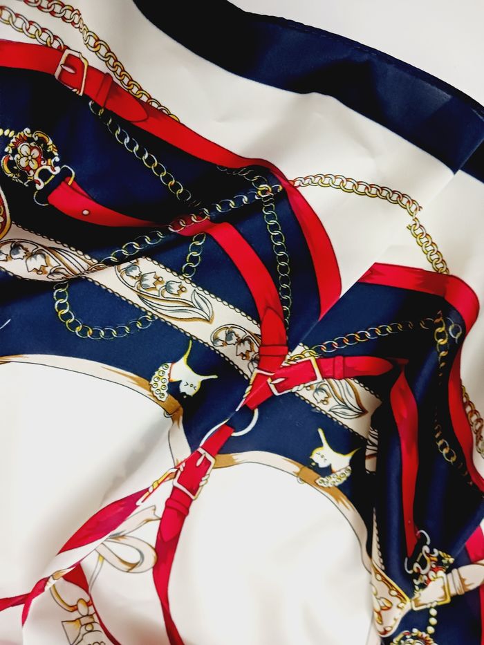 Foulard 70x70 - photo numéro 4