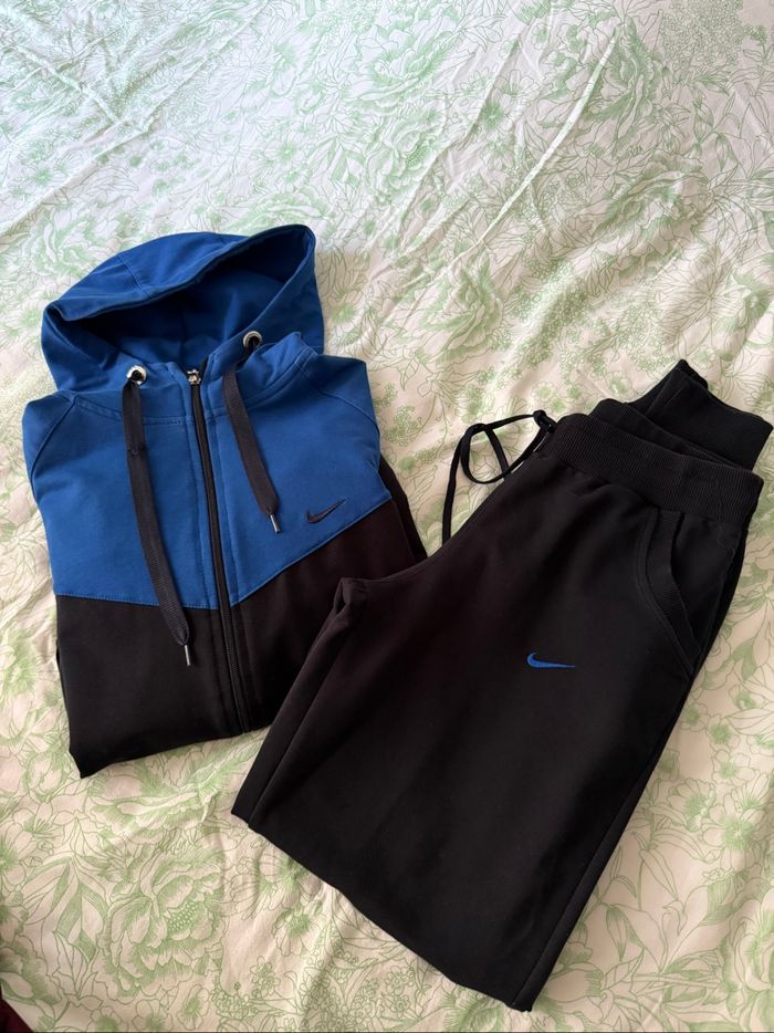 Ensemble Nike