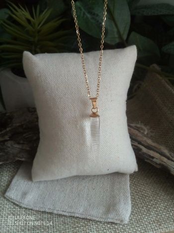 Collier pointe de cristal de roche