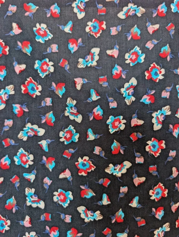 Haut bleu marine fleuris - photo numéro 9