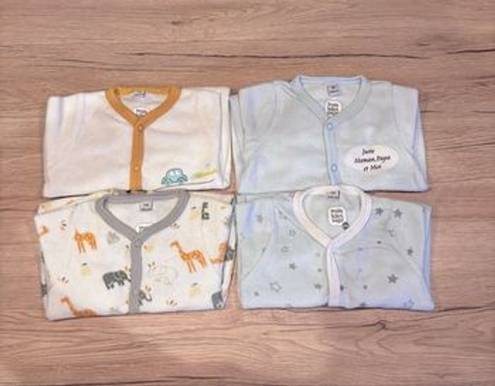 Lot de 23 pyjamas 1, 3& 6 mois