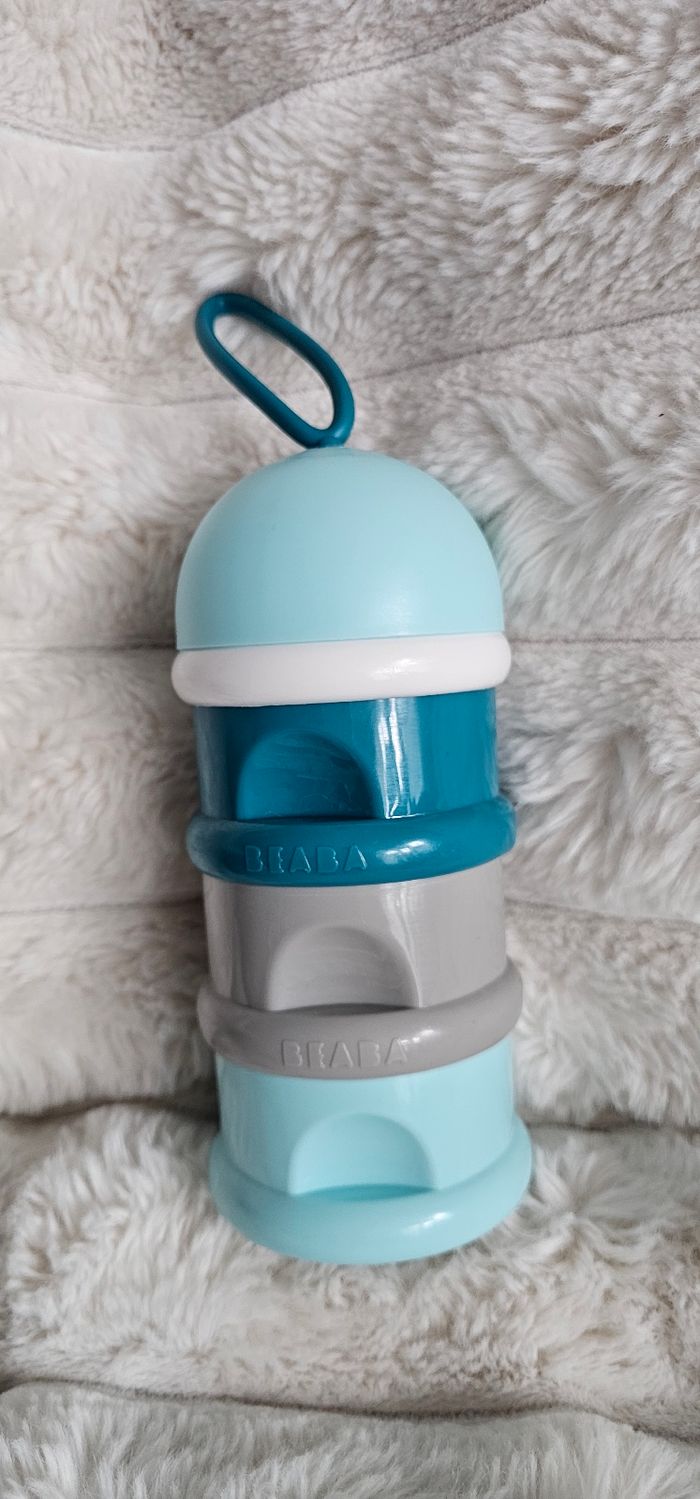 Boite doseuse pour le lait Béaba bleue