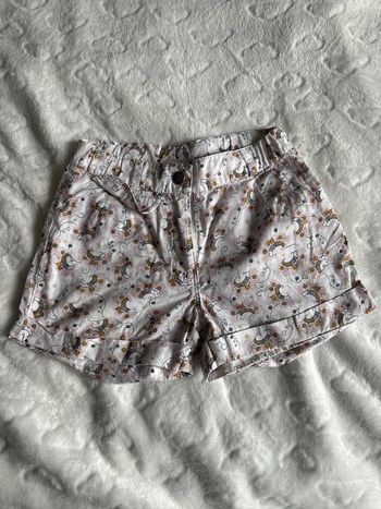 Short fille