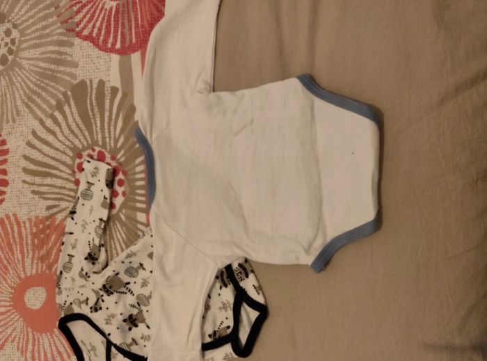 Lot de 2 body 3 mois - photo numéro 2