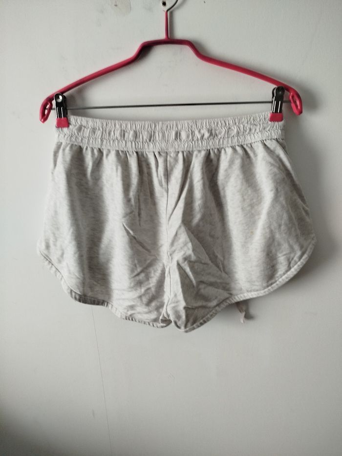 Short taille 40 - photo numéro 2
