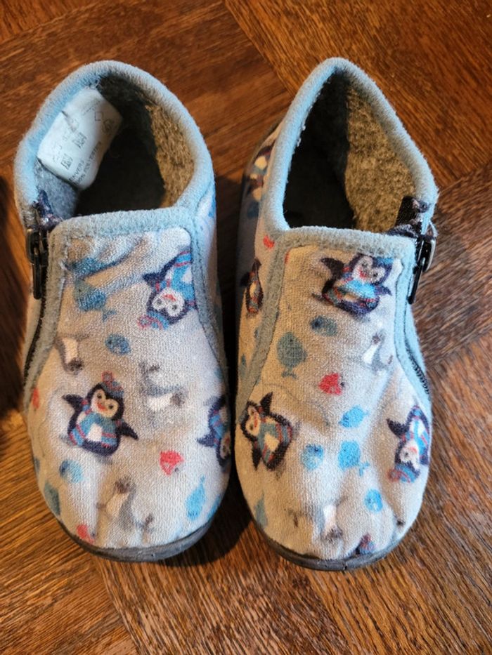 Chaussons chaud taille 23