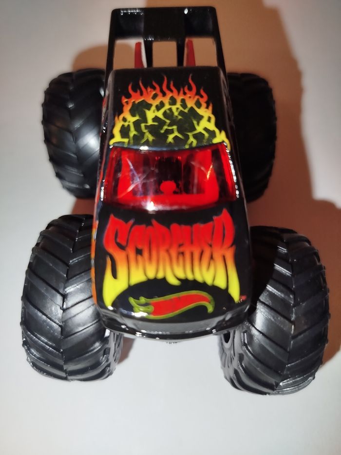 Hot Wheels Monster Truck Scorcher 2025 - photo numéro 5