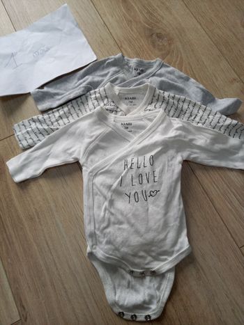 Lot 3 bodies manches longues 1 mois