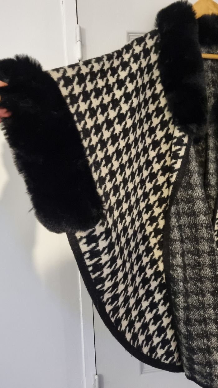 Poncho/cape - photo numéro 3