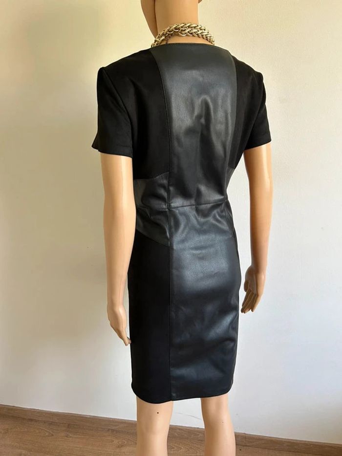 Robe noire à manches courtes avec simili cuir Only taille M jamais portée - photo numéro 8