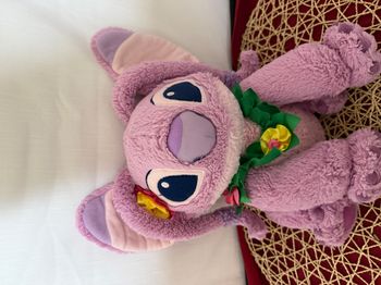 Peluche Angel Hawaiienne Disneyland Paris 2017 Disney Lilo Stitch rose fleurs