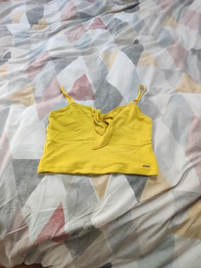Crop top Hollister Jaune - photo numéro 3
