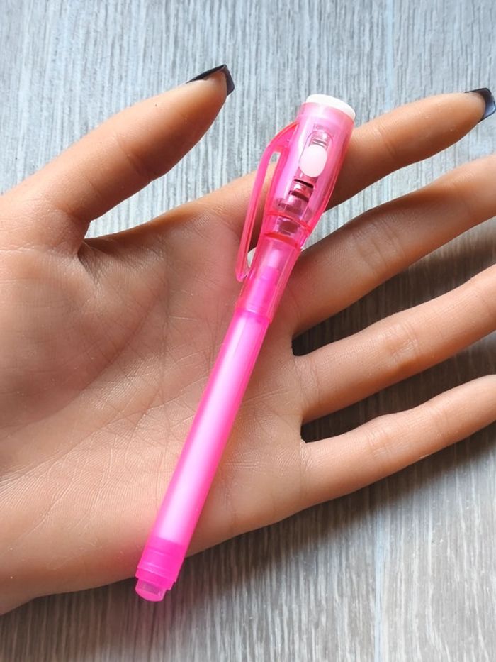 Stylo rose magique invisible