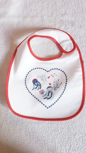 Bavoir dessous plastique carrefour