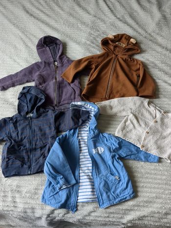 Lot de 5 gilets pour bébé taille 12 mois