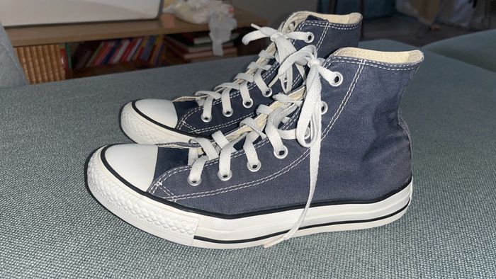 Converses bleues - photo numéro 2