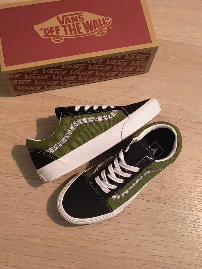 Baskets chaussures Vans old skool taille 36.5 neuves - photo numéro 3