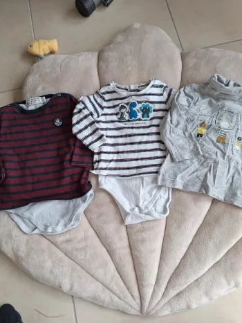 Lot de 2 bodies t-shirt et un t-shirt