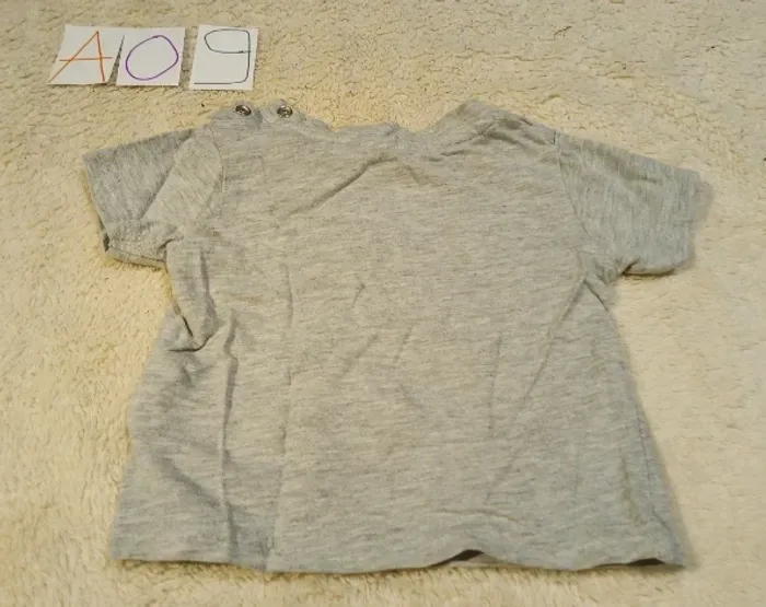 T-shirt bébé gris - photo numéro 2
