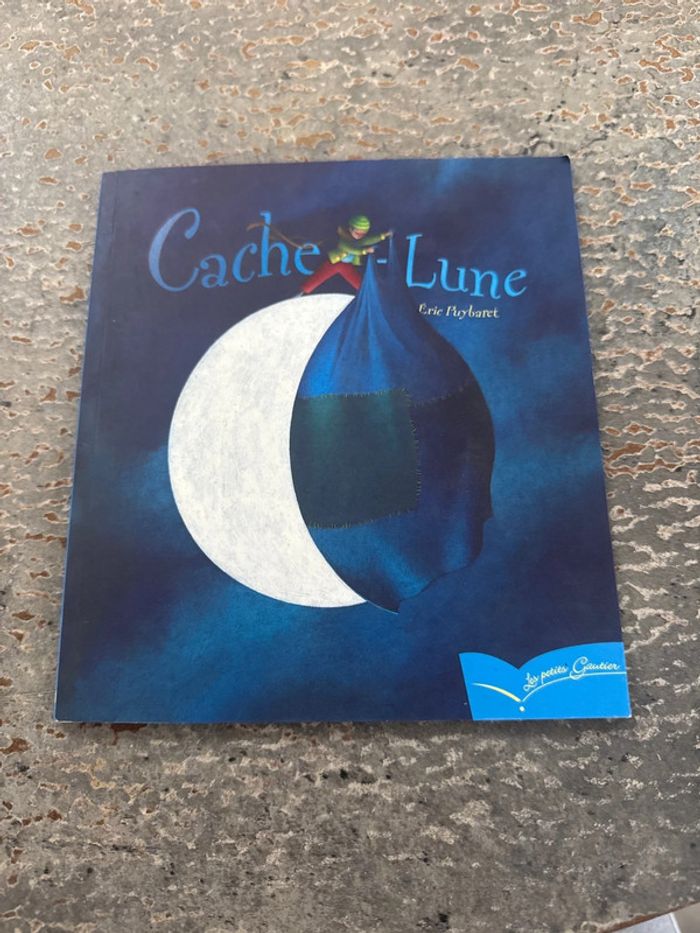 Livre cache-lune