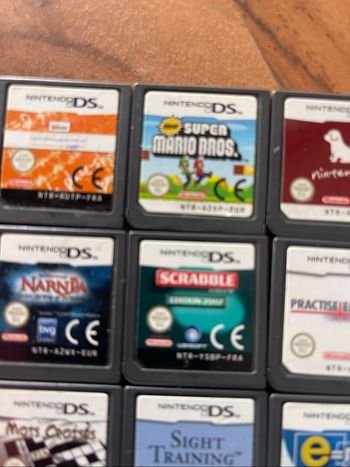Ds lite blanches et 13 jeux