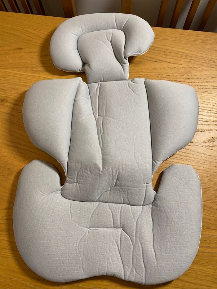NEUF Amazon Coussin réducteur de siège auto bébé - photo numéro 4