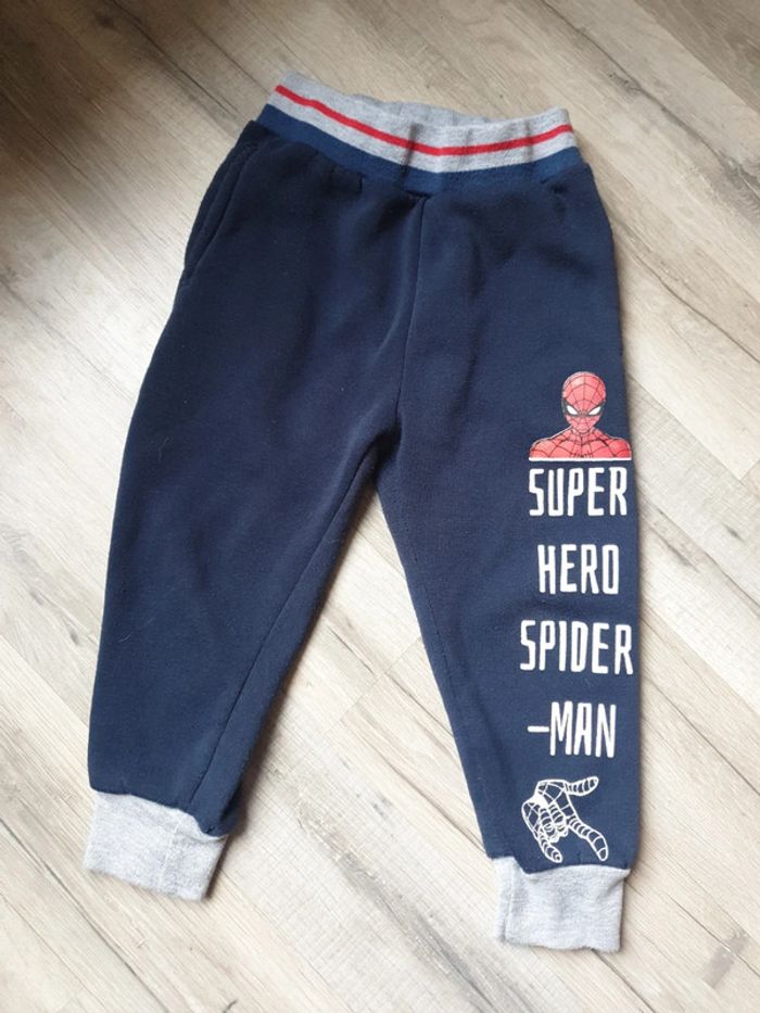 Jogging spiderman