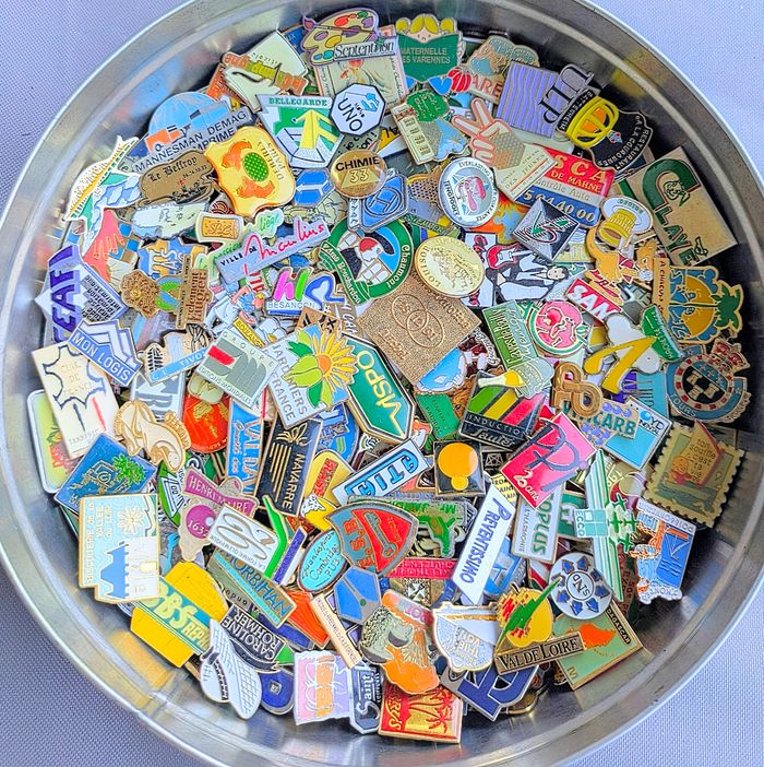 Lot 500 pin's pin pins aucun double et sans attache - photo numéro 3