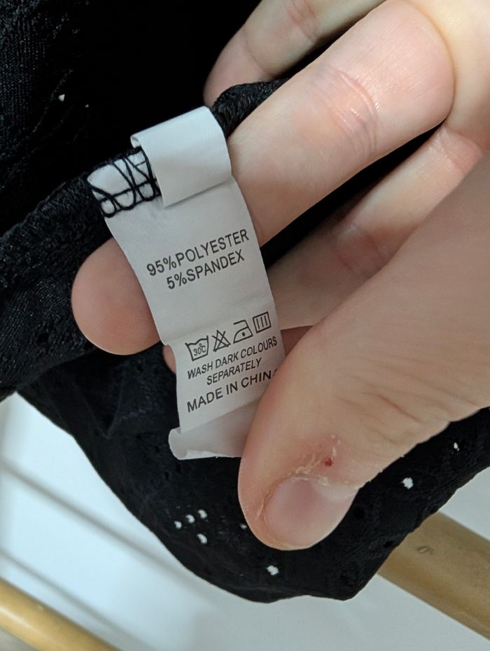 🌸 Femme 🌸 Haut noir brodé – Taille XXL – Neuf (juste lavé) - photo numéro 4