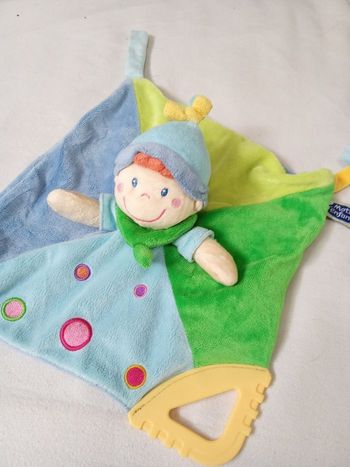 Doudou carré lutin, bleu, jaune, vert mot d'enfants, Leclerc ,anneau de dentition, étoile, broderie ronds