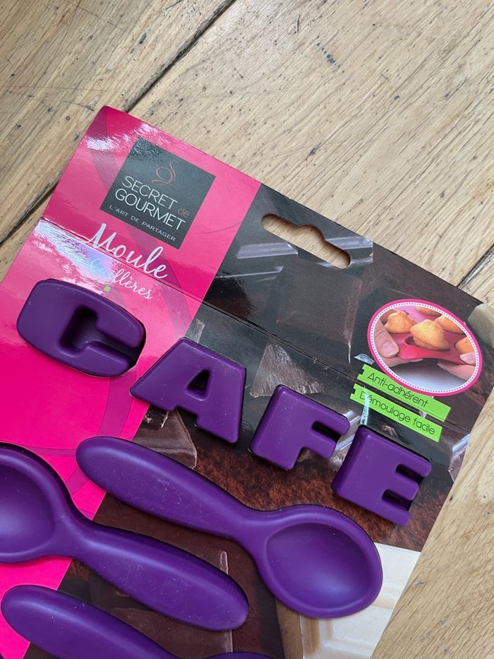 Plaque moule violet  silicone 7 cuillères + café - photo numéro 2