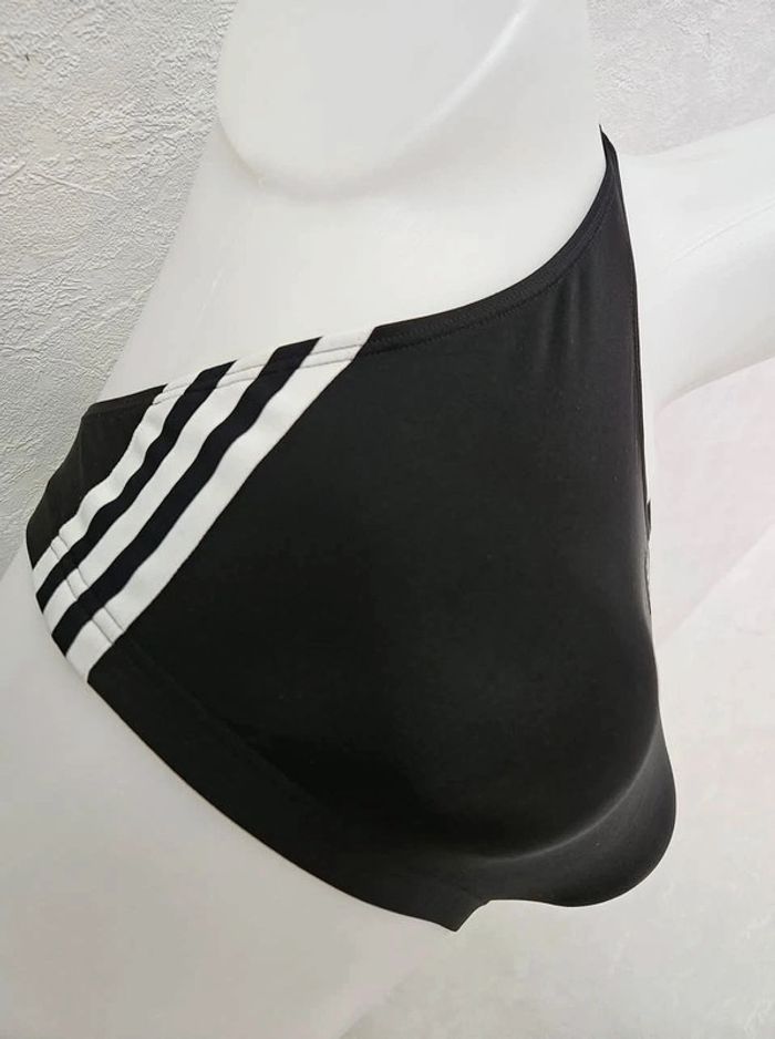 Brassière.
Adidas.
Taille : 36 (voir étiquette) - photo numéro 8