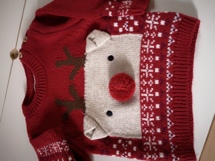 Pull Noël neuf 3 mois