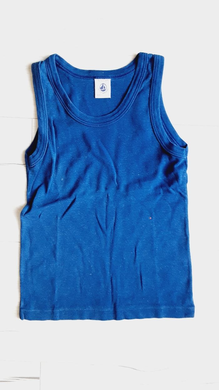 Vêtement garçon tee-shirt débardeur bleu marine Petit Bateau 5 ans