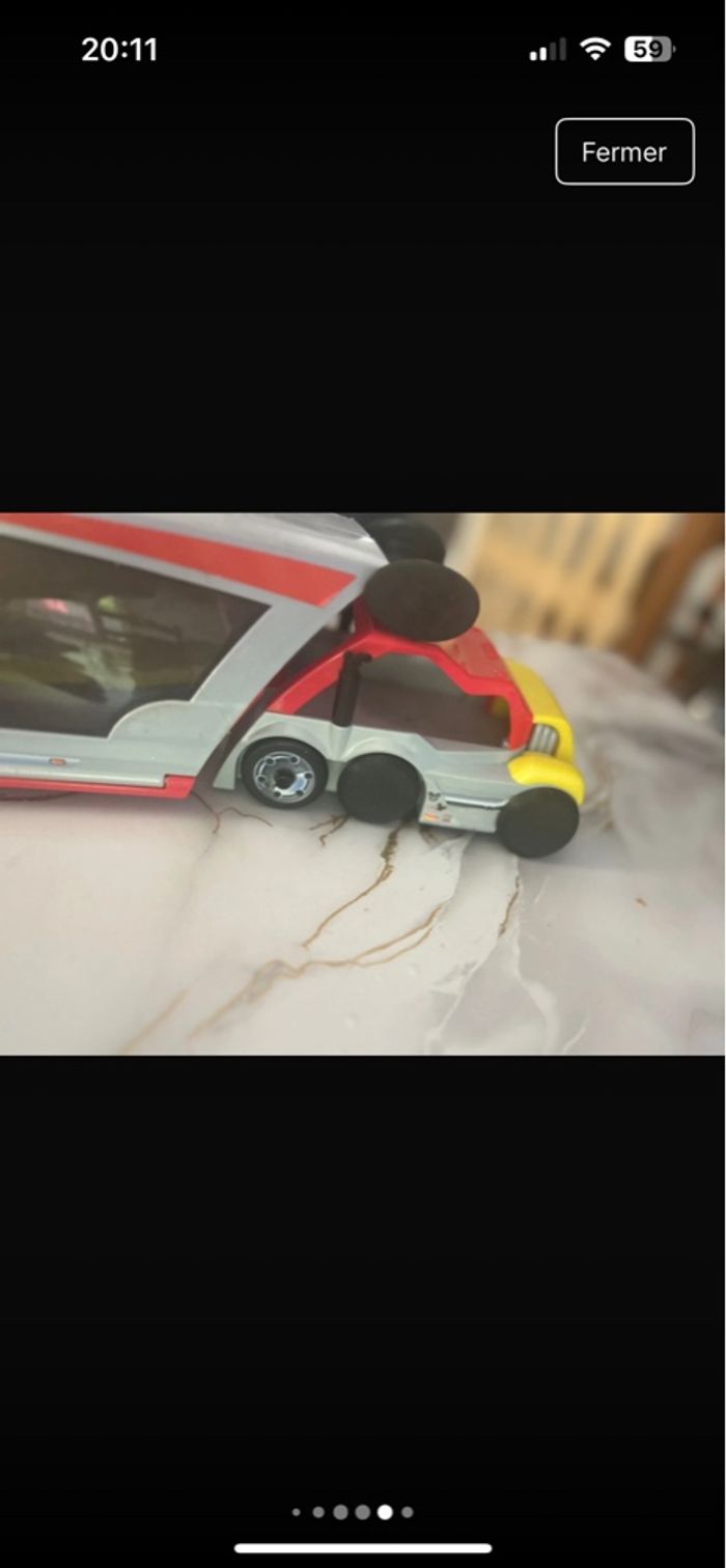 Camion de Mickey avec sa voiture - photo numéro 6