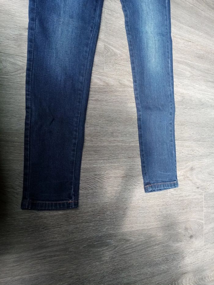 Jean femme T. 42 - photo numéro 2