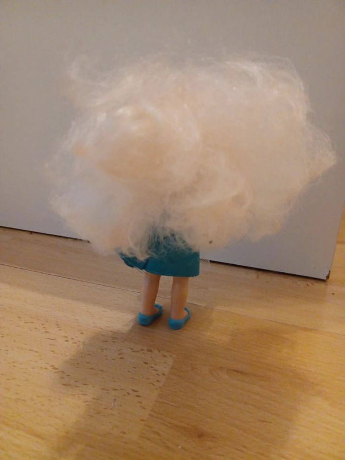 Petite barbie reine des neiges - photo numéro 3
