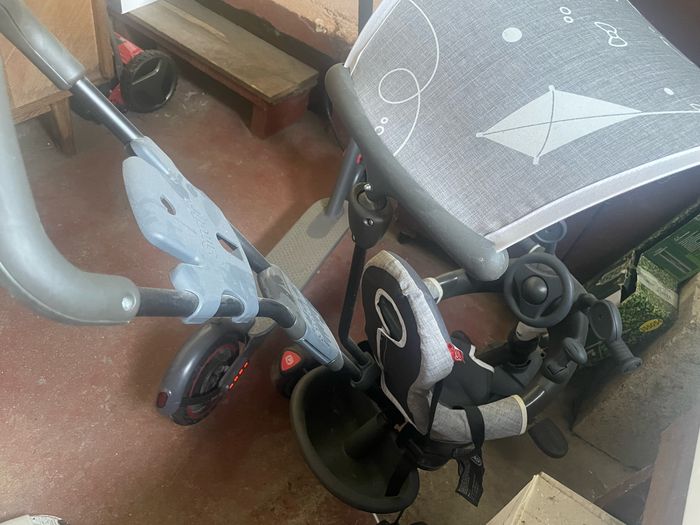 Vélo poussette bébé enfant