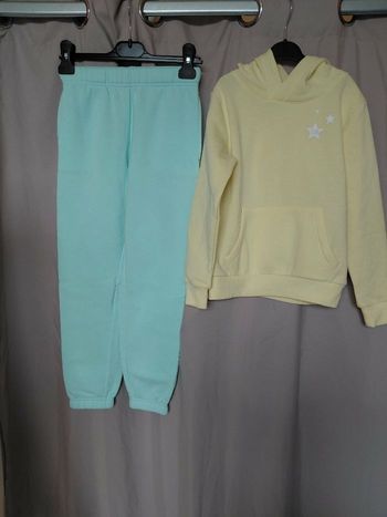 Très beau jogging fille T 8 ans