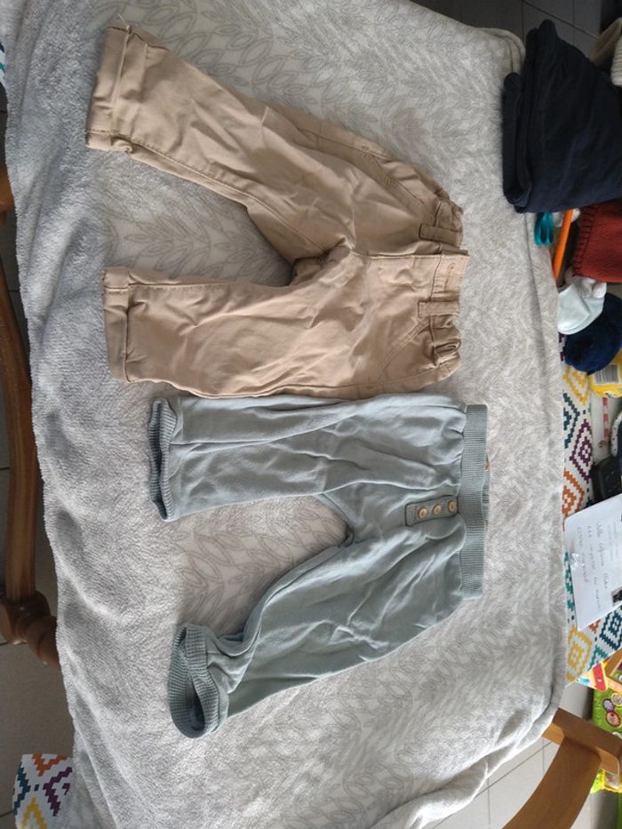 2 pantalons Kiabi 9 mois