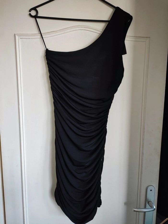 Robe noir - photo numéro 2