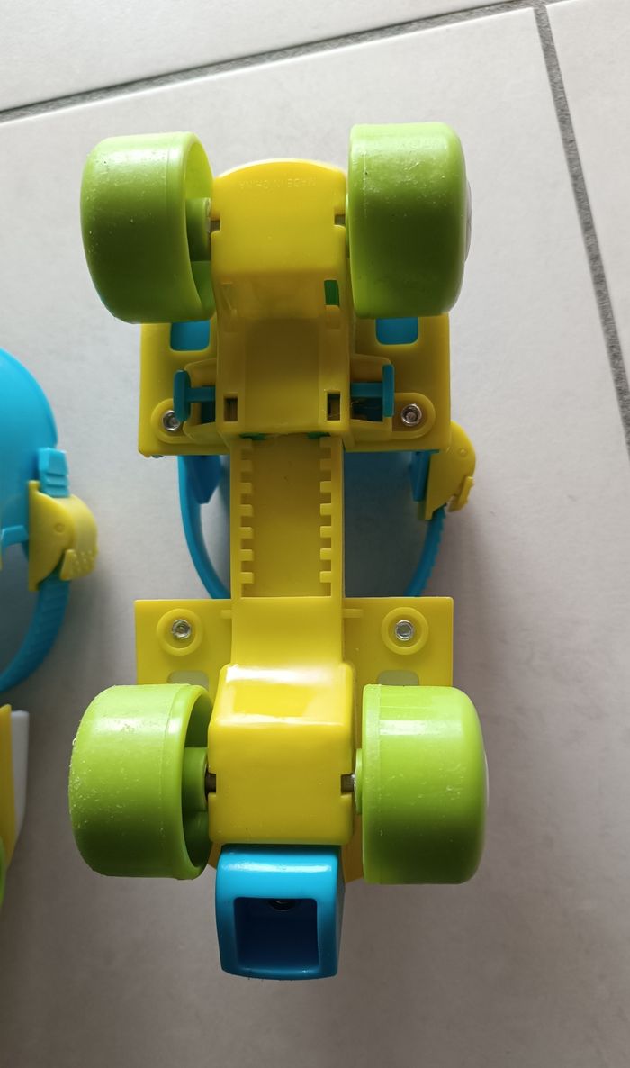 Mes premiers patins à roulettes - photo numéro 4